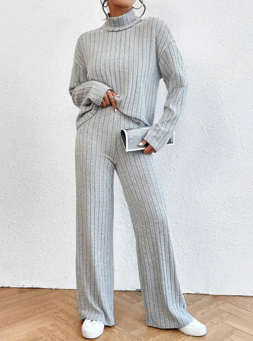 Dayana | Rollkragenpullover och stickade byxor