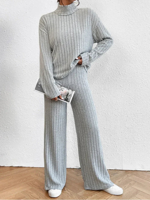 Dayana | Rollkragenpullover och stickade byxor