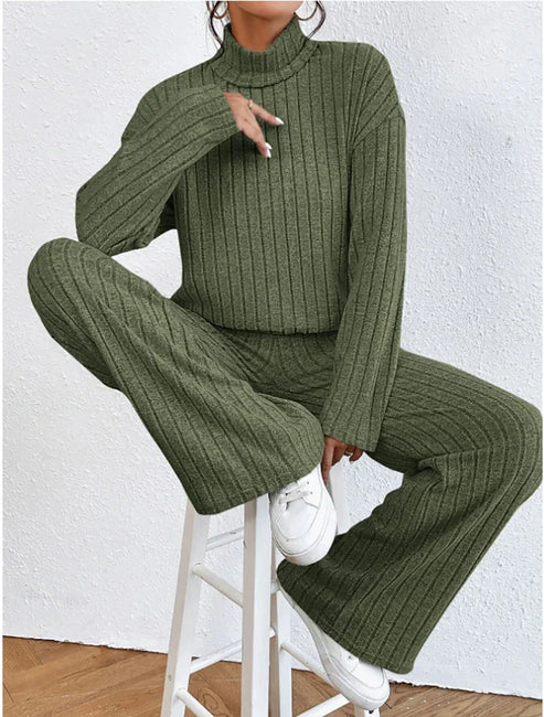 Dayana | Rollkragenpullover och stickade byxor