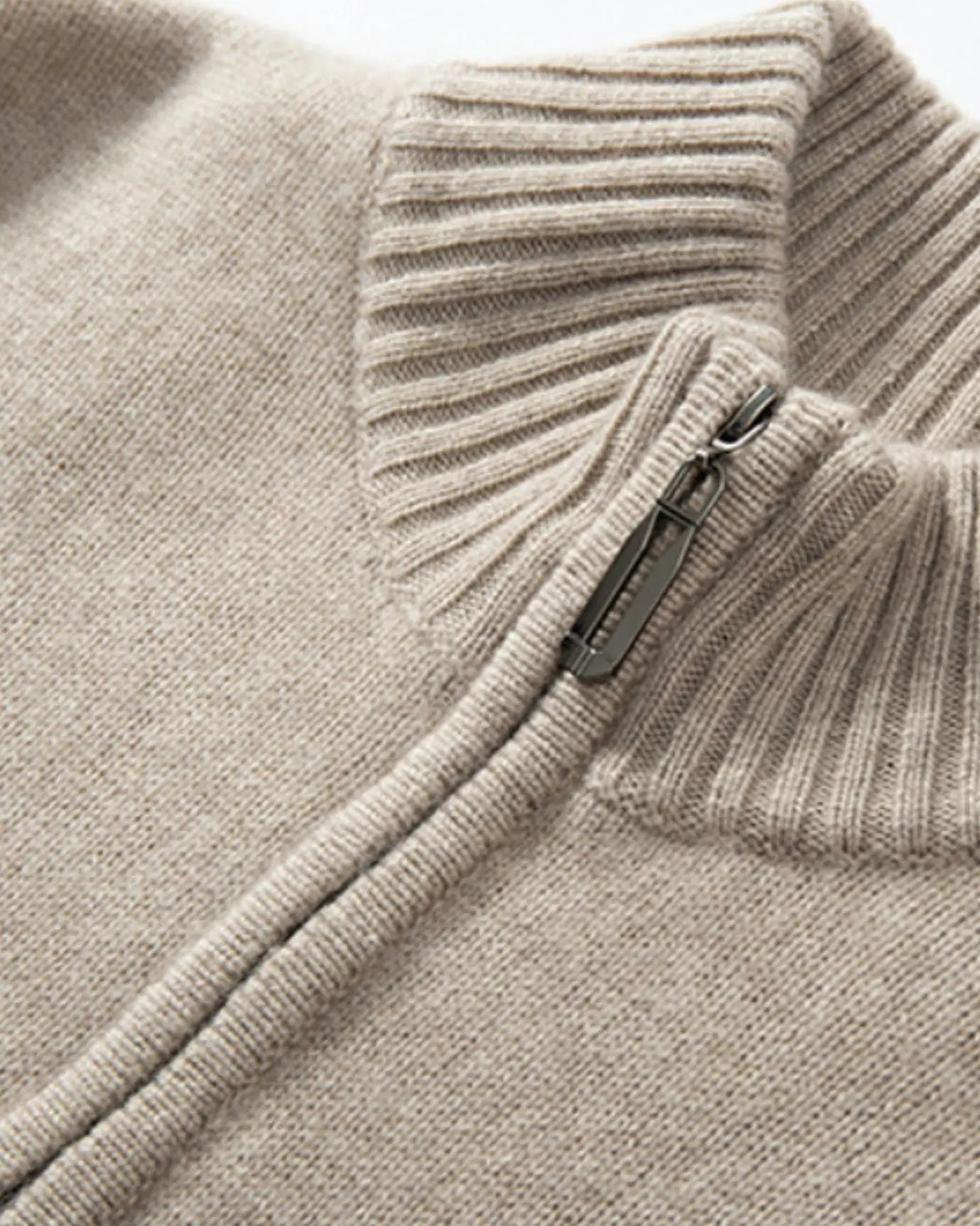 ByCastello | Halvzip