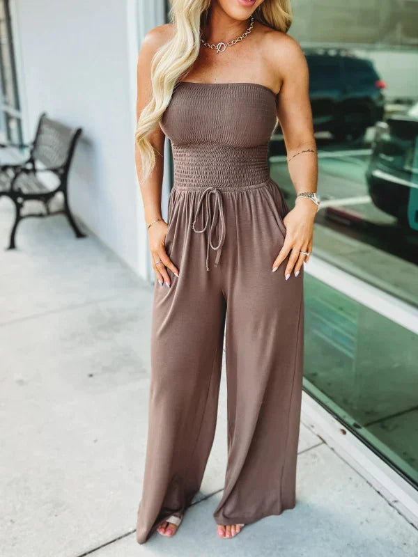 Dam Jumpsuit i Smockad Design av Högkvalitativt Material