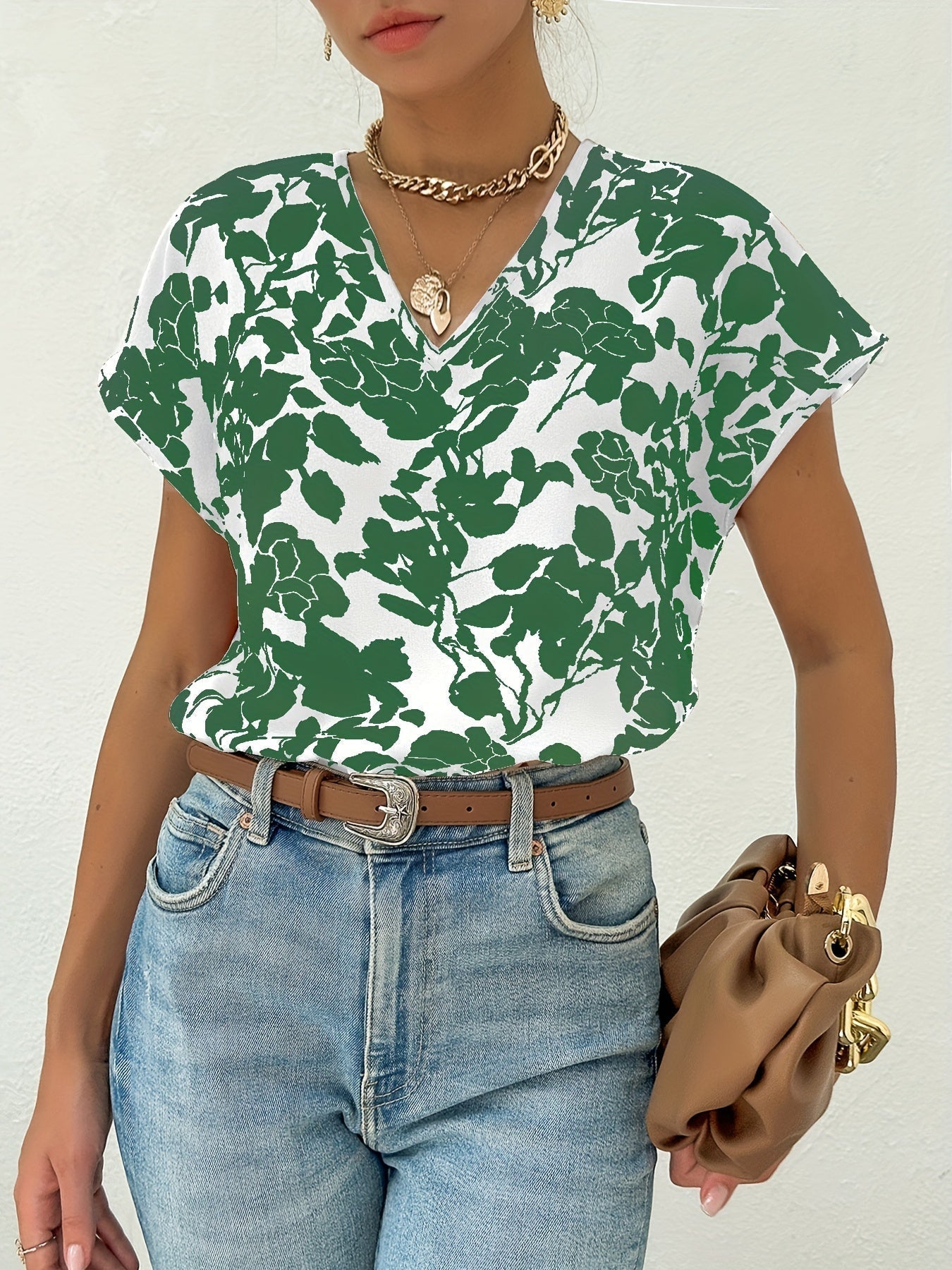 Dam T-shirt med Blommönster och Djup V-hals
