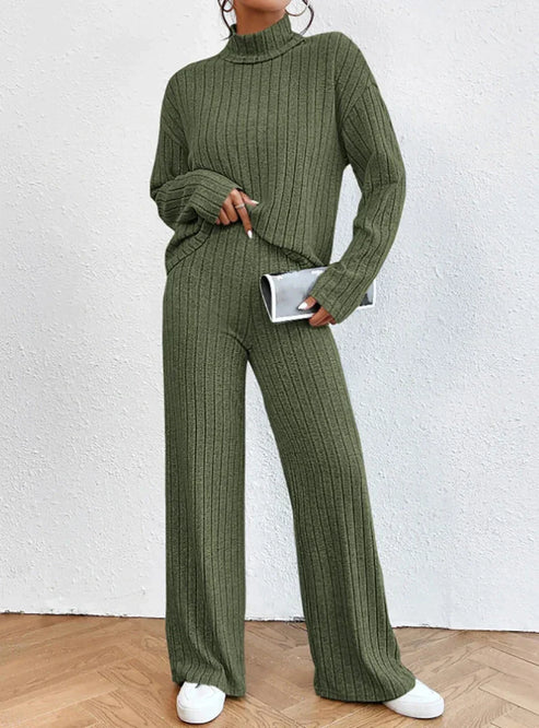 Dayana | Rollkragenpullover och stickade byxor