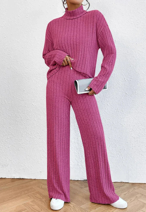 Dayana | Rollkragenpullover och stickade byxor