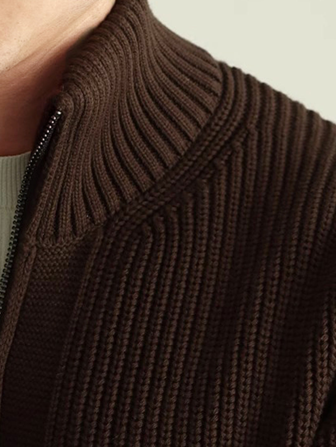 Herrstickad Tröja med Blixtlås och Elegant Design 4