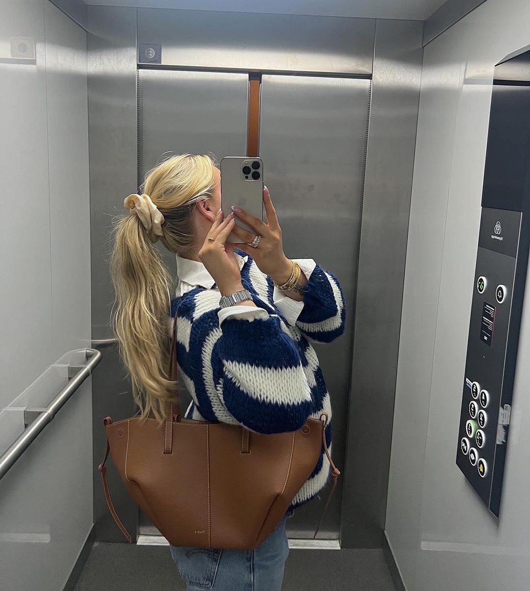 Signe | Randig Stickad Tröja